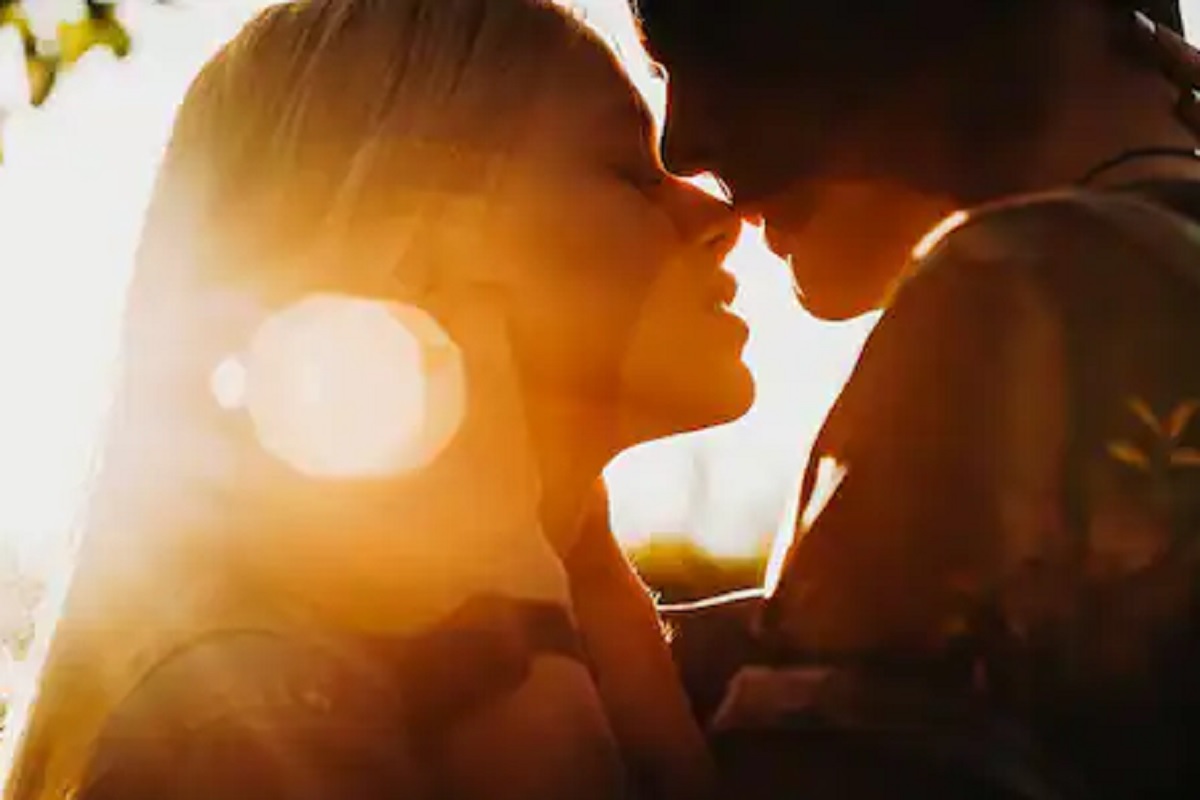 किसमुळे सिफलिस नावाचा त्रास होतो.