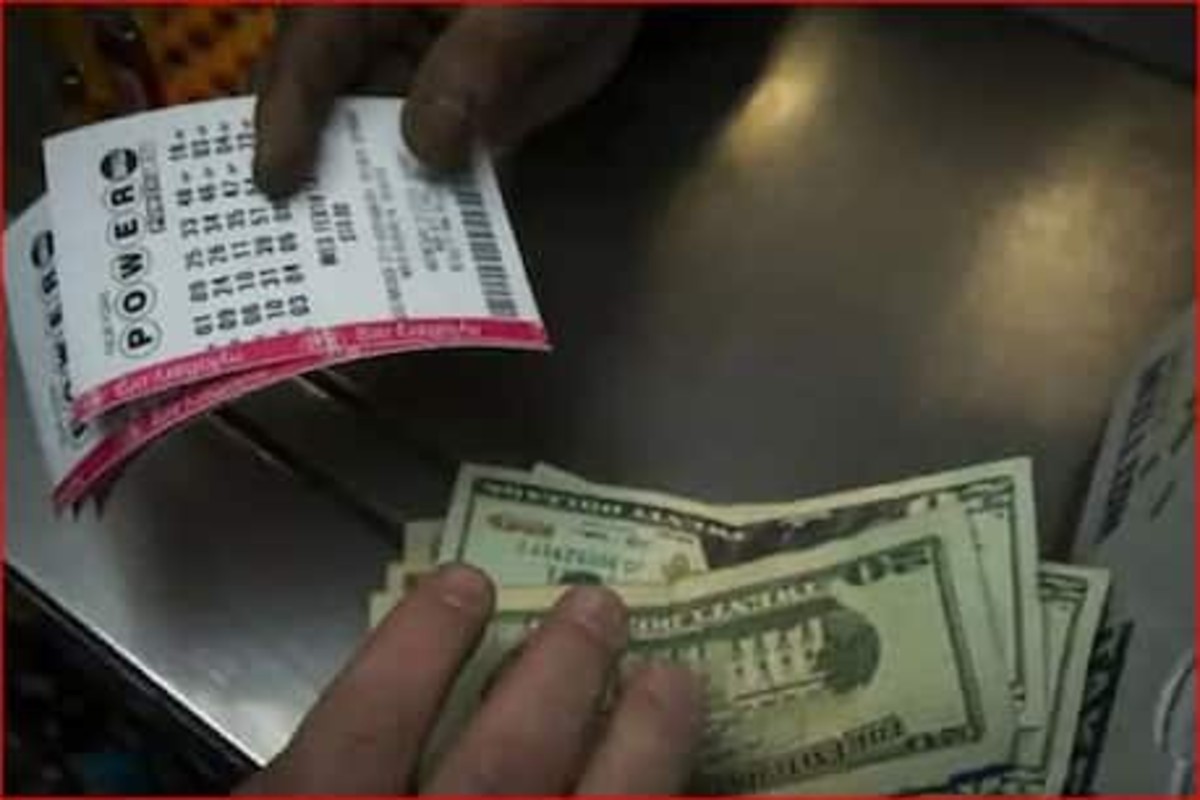 40 रुपयांमध्ये बदललं नशीब! बँक अकाऊंटही नसलेल्या मजुराला लागली 80 लाखांची लॉटरी