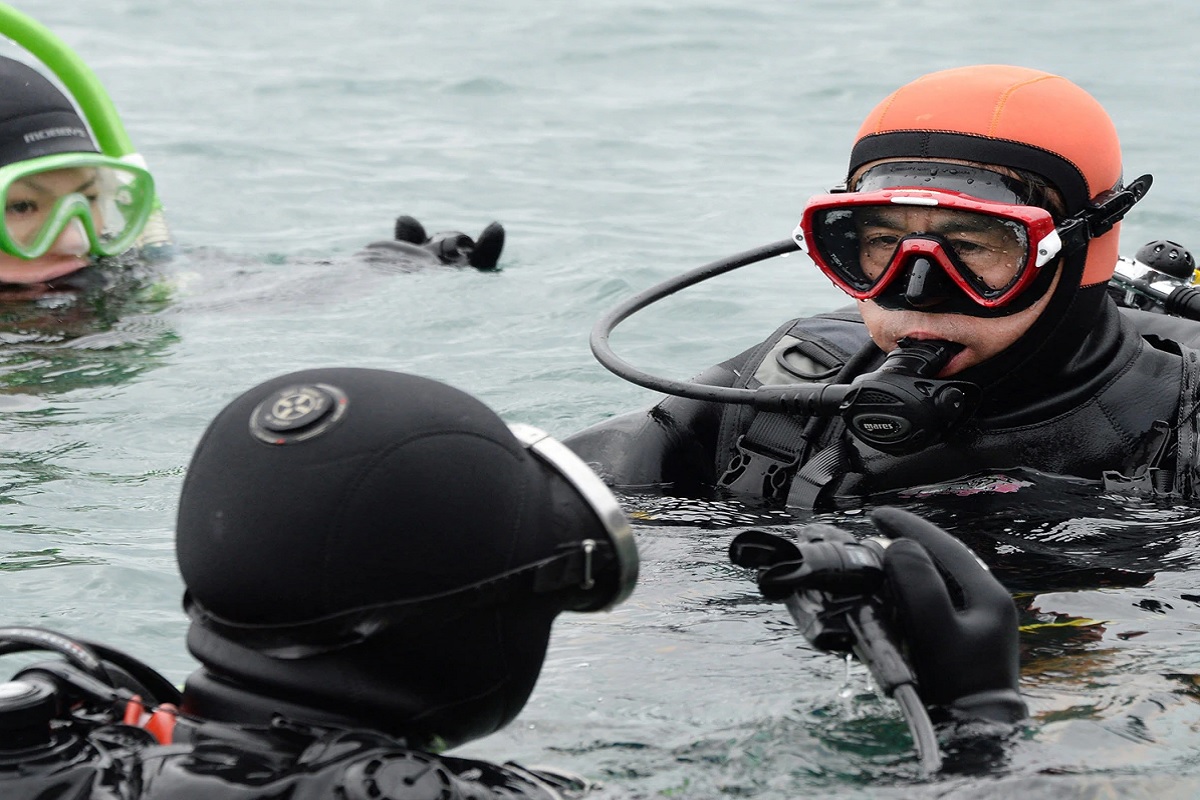 त्सुनामीत गायब झाली बायको; शेवटच्या मेसेजमुळे 10 वर्षे नवऱ्यानं धुंडाळला अख्खा समुद्र