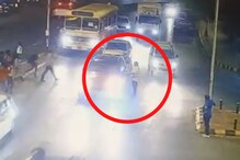 Mansukh Hiren सचिन वाझेंच्या गाडीत बसतानाचा VIDEO आला समोर Mansukh Hiren सचिन वाझेंच्या गाडीत बसतानाचा VIDEO आला समोर