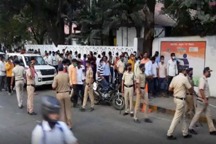 संगणक परिचालक थेट मंत्री हसन मुश्रीफ यांच्या बंगल्यात घुसले, मात्र मूळ समस्या नेमकी आहे तरी काय?