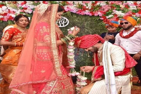 लग्नसोहळा हसतखेळतच झाला पाहिजे. काही विधी मात्र खरोखर गरजेचे आहेत का?