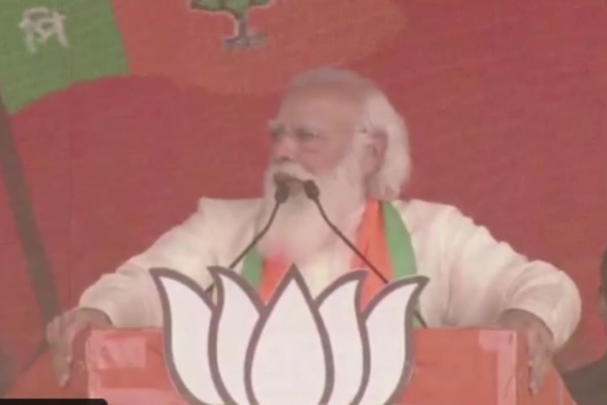 'होय, मी मित्रांसाठी काम करतो', मोदींनी विरोधकांच्या टीकेला पहिल्यांदा दिलं जोरदार प्रत्युत्तर