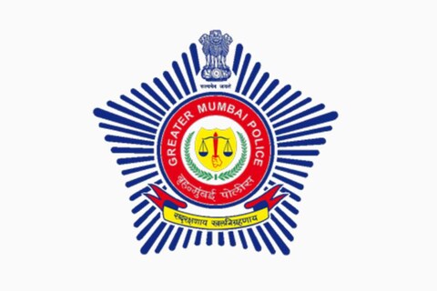 मुंबई पोलीस आयुक्त कोण? याकडे अंडरवर्ल्ड डॉन, सट्टेबाज यांच्यासह अनेक राजकीय नेते, उद्योगपती आणि अधिकारी यांचे लक्ष लागून आहे. 