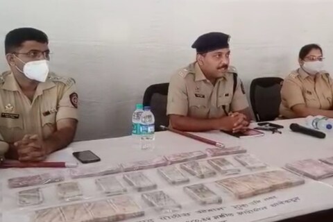 
मुरबाड-कल्याण महामार्गावरील सोनारपाडा येथे स्टेट बँक ऑफ इंडियाचे एटीएम सेंटर आहे. या एटीएममधून चोरट्यांनी 45 लाख 98 हजार 200 रुपयांची रक्कम चोरली होती.