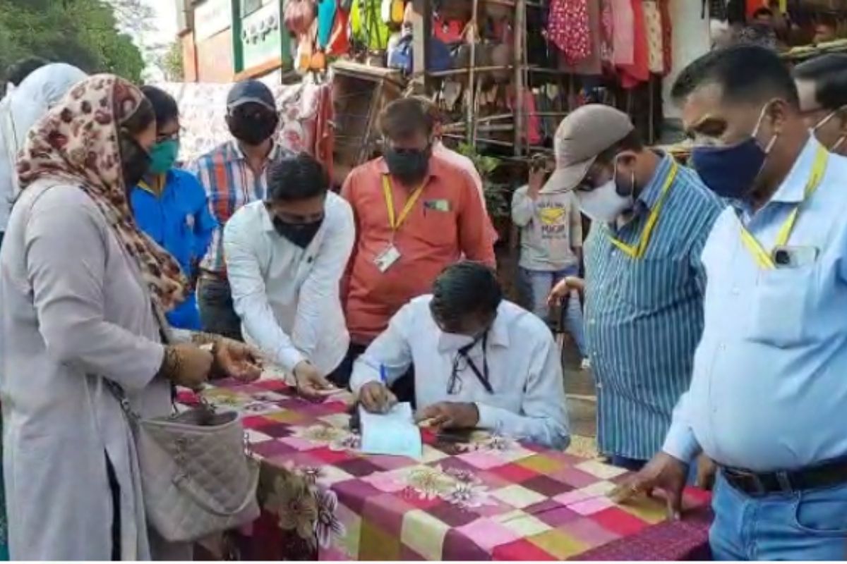 एका तासात आवरायचं अन्यथा...;बाजार पेठेतील गर्दीवर नियंत्रण आणण्यासाठी नाशिक पोलिसांचा नवा फंडा