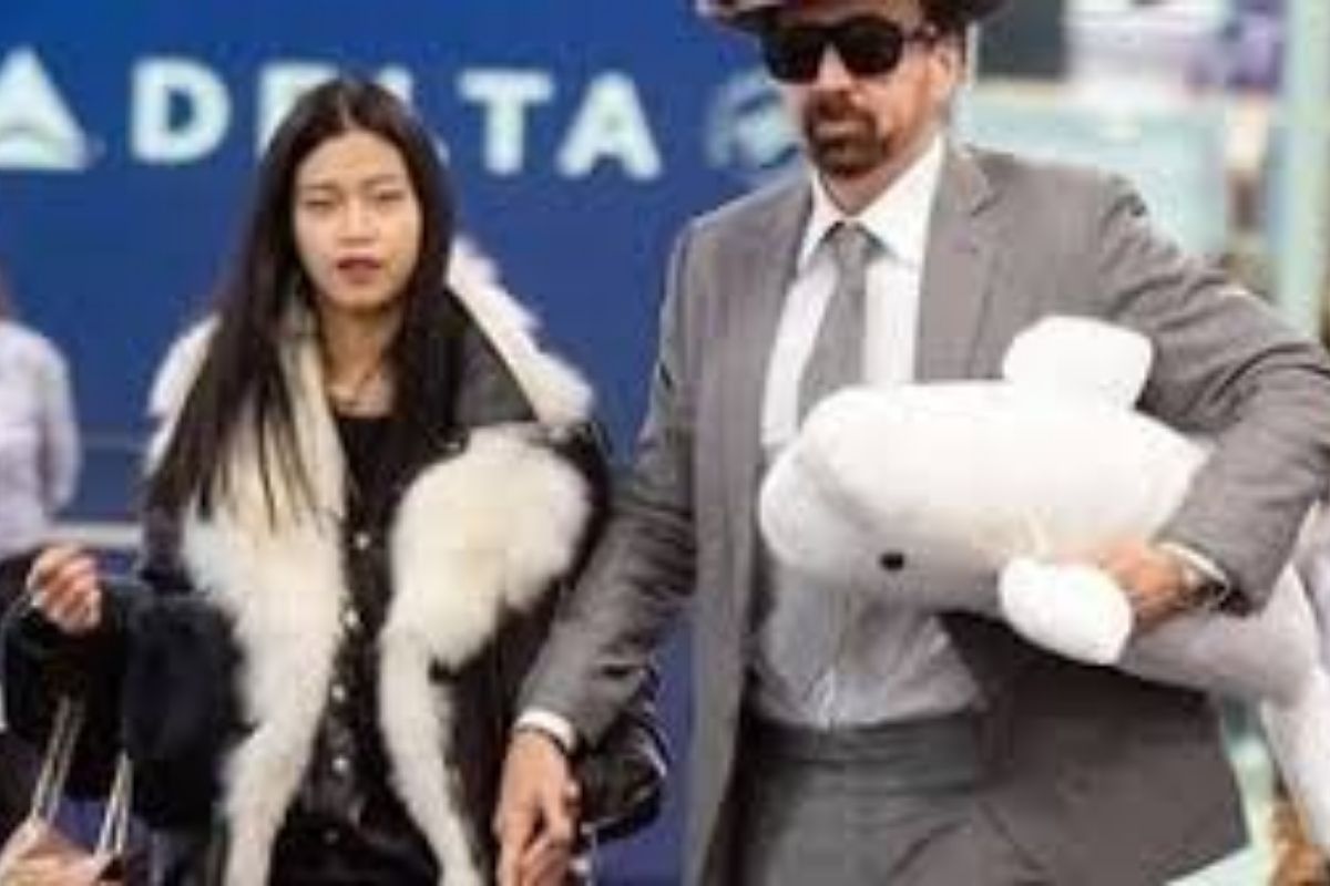 हॉलीवूड चित्रपट घोस्ट रायडरचा अभिनेता निकोलस केज यांने पाचव्यांदा लग्न केलं आहे. 57 वर्षीय निकोलस केजने आपल्या 26 वर्षीय जपानी गर्लफ्रेंड रीको शिबाटासोबत लाल वेगास येथील Wynn Hotel मध्ये लग्न केलं.