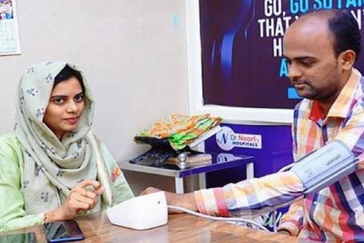 Inspiration Story: ही तरुण डॉक्टर कोरोनाकाळातही 10 रुपयात करते रुग्णांवर उपचार