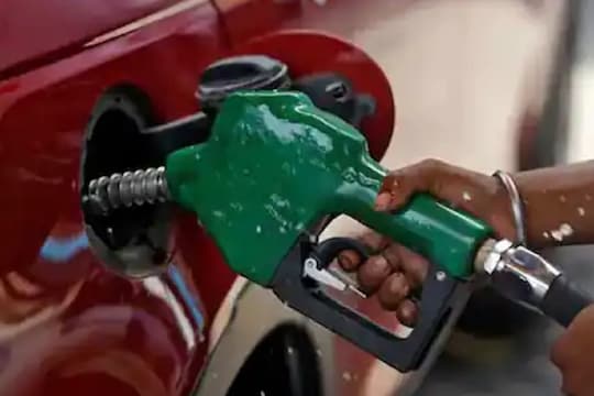 Petrol price today: महिनाभर इंधन दरात बदल नाही, अद्यापही मुंबईत पेट्रोल शंभरीपार