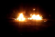 उभा असलेला लाखमोलाच पेट्रोलचा टँकर जळून खाक, LIVE VIDEO