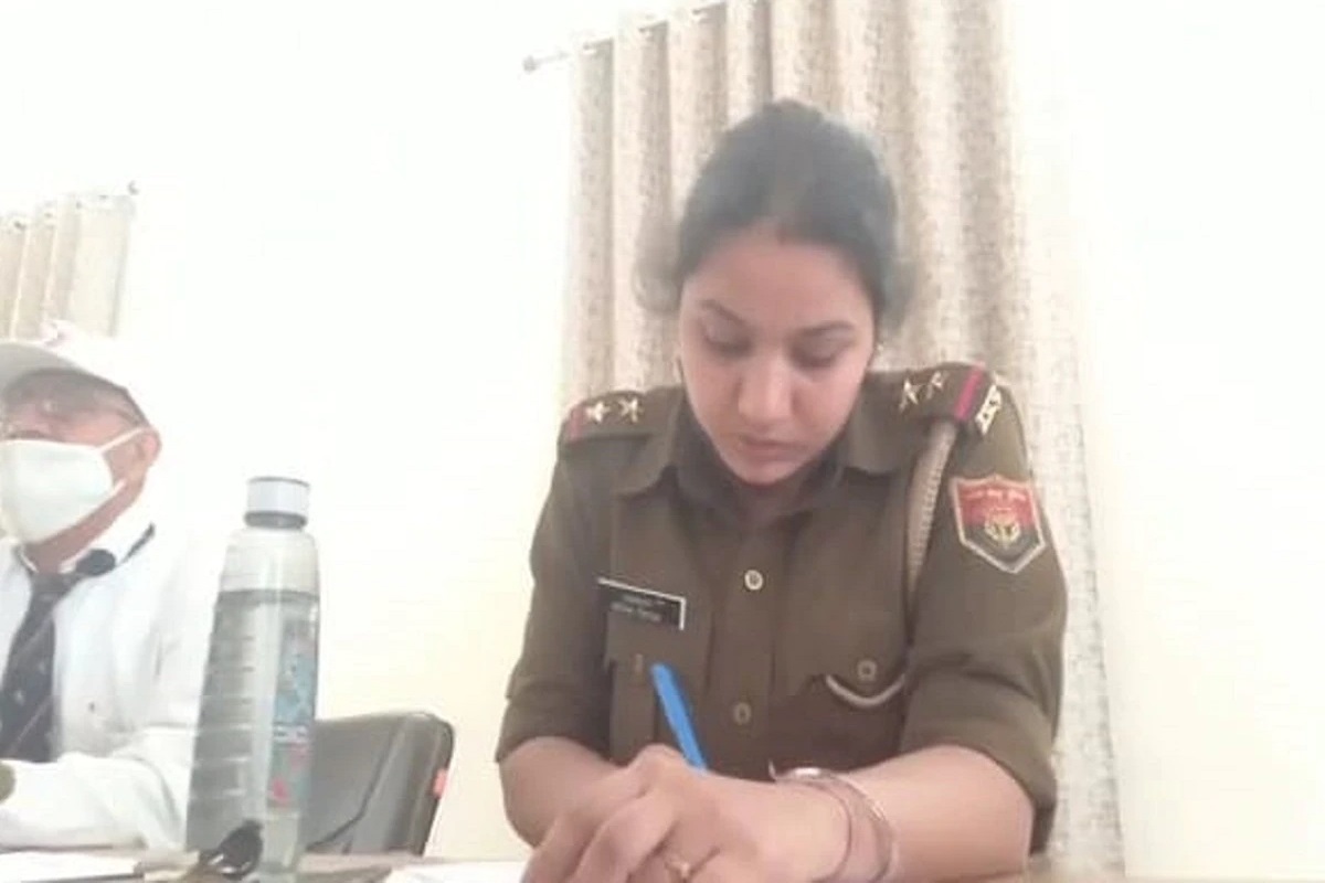 'पतीला टक्कल पडलं ते पती माझं ऐकत नाही...', जोडप्याच्या भांडणांच्या या तक्रारी वाचून माराल कपाळावर हात