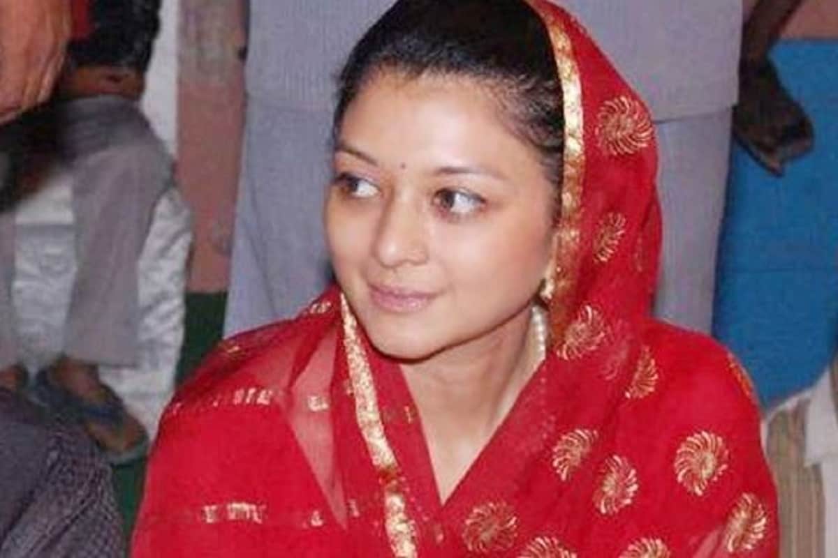 'फेमिना'ने भारतातील 50 सुंदर महिलांमध्ये या राजघराण्यातल्या व्यक्तीचं नाव आलं आहे. प्रियदर्शिनी राजे यांचा 8 मार्चला वाढदिवस. कोण आहे ही रॉयल फॅमिलीतली स्त्री? 'फेमिना'ने भारतातील 50 सुंदर महिलांमध्ये या राजघराण्यातल्या व्यक्तीचं नाव आलं आहे. प्रियदर्शिनी राजे यांचा 8 मार्चला वाढदिवस. कोण आहे ही रॉयल फॅमिलीतली स्त्री?