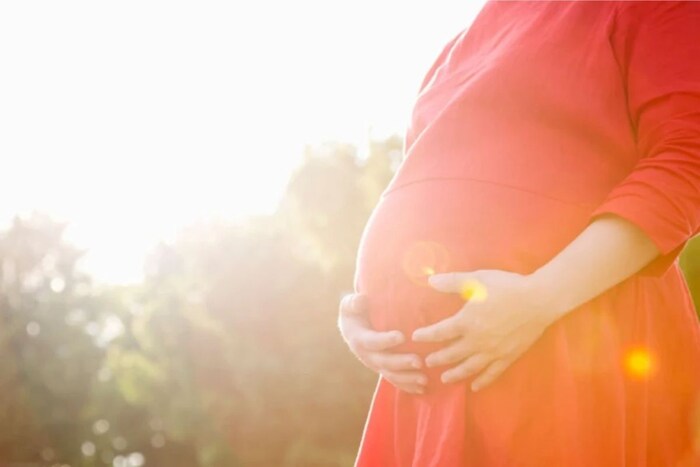 प्रेग्नंट महिलांना कोरोना लस घ्यायची असल्यास त्यांना कोविन (CoWIN) पोर्टलवर नोंदणी करावी. किंवा त्यांना जवळच्या लसीकरण केंद्रावर जाऊन नोंदणी करून लस घेण्याचा पर्यायही त्यांना उपलब्ध करून देण्यात आला आहे.