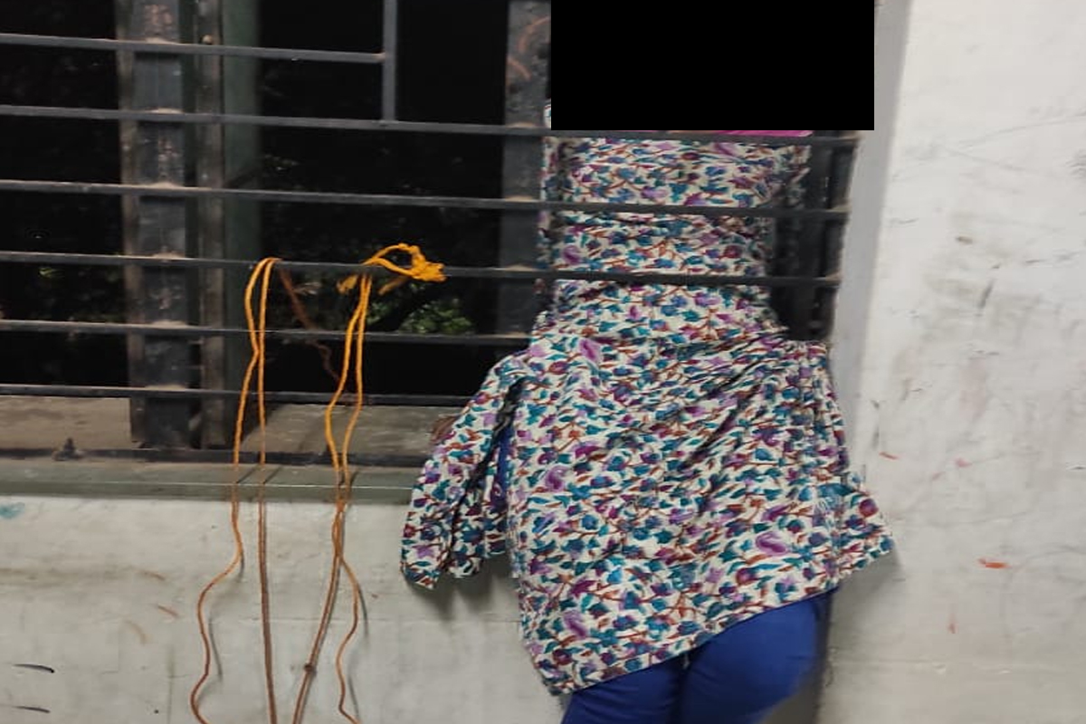 क्वारंटाइन सेंटरमधून पळून जाण्याचा प्रयत्न फसला, मुलगी खिडकीतच अडकली!