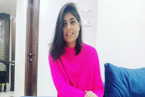 आपल्यावर आलेल्या संकटाला संधी मानत,तिने 2019 मध्ये आरोग्यदायी उत्पादनांची निर्मिती सुरु केली. वडिलांची आजारपणात सुश्रूषा करताना सुचलेली कल्पना तिच्यासाठीनवी संधी घेऊन आली. या संधीचा फायदा घेत तिनं उद्योग व्यवसायात भरारी घेतली.