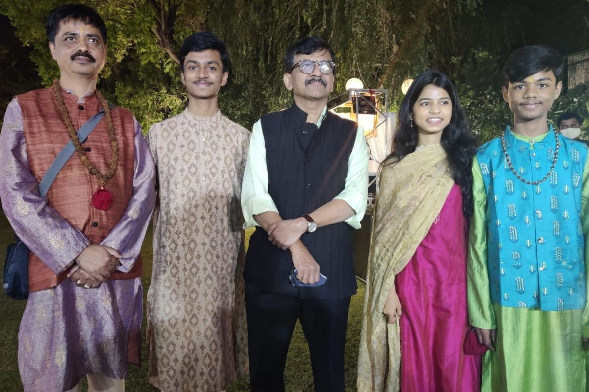 राज्यात राजकीय वातावरण तापलेलं असताना संजय राऊत यांची डिनर डिप्लोमसी, भाजप खासदारांनाही निमंत्रण