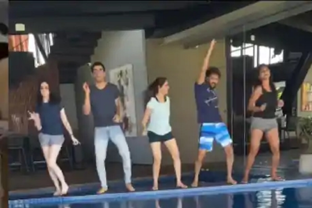 अरे बापरे! मैत्रिणीसोबत डान्स करताना रितेशचा घसरला पाय; मग बायको जेनेलियानं काय केलं पाहा VIDEO