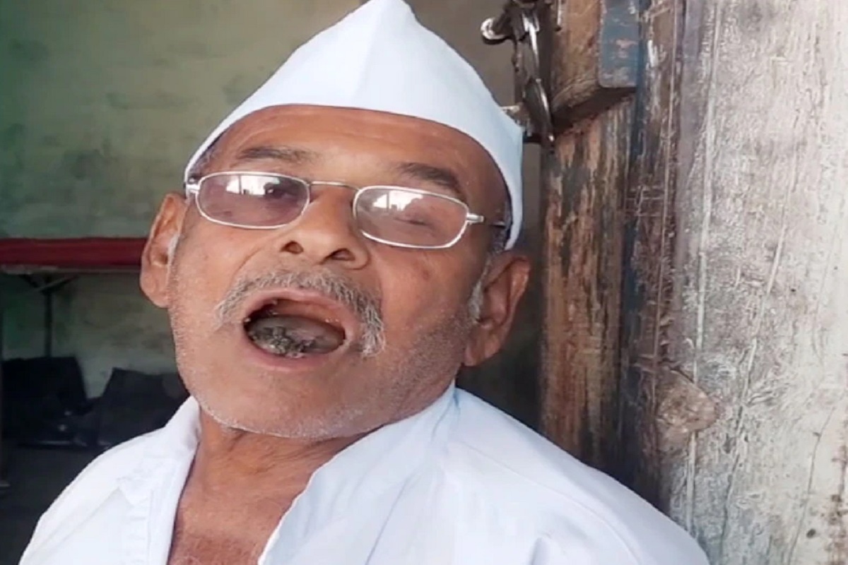 ही व्यक्ती 'दगड खाणारे आजोबा' म्हणून प्रसिद्ध! दररोज 250 ग्रॅम खडे खाऊन दूर केला हा आजार