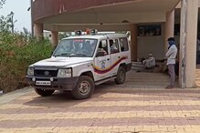 साताऱ्यात दोन गटात तलवारी-रॉडने तुंबळ हाणामारी, 2 जणांचा जागीच मृत्यू साताऱ्यात दोन गटात तलवारी-रॉडने तुंबळ हाणामारी, 2 जणांचा जागीच मृत्यू