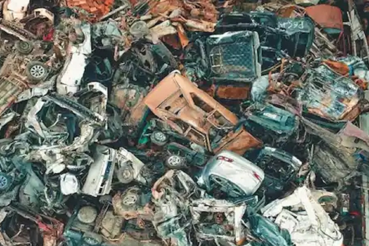 वाहनांवर स्क्रॅपिंग पॉलिसीचे सर्वसामान्यांना होणार हे 5 मोठे फायदे; जाणून घ्या डिटेल्स