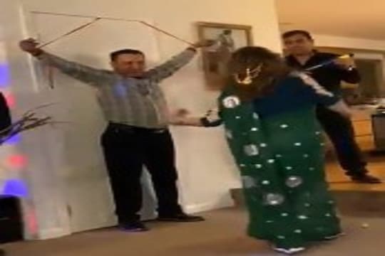 शोलेच्या 'जब तक है जान' गाण्यावर नाचली 'इराणी बसंती'; VIDEO तुफान व्हायरल