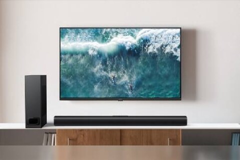 TV prices hike: गेल्या 8 महिन्यांत टीव्हीच्या किंमतीत सुमारे 300 टक्क्यांनी वाढ झाली आहे. यावेळी स्मार्ट टीव्हीची किंमत 3000 वरुन 4000 रुपयांपर्यंत वाढली आहे. ती 1 एप्रिलपासून आणखी वाढणार आहे.