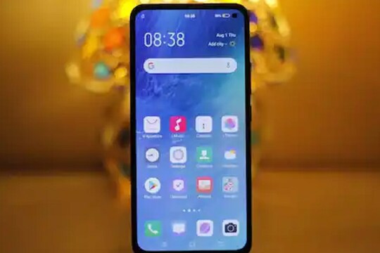 Mobile चा वापर करताना चुकूनही करू नका या गोष्टी; ठरू शकतं घातक