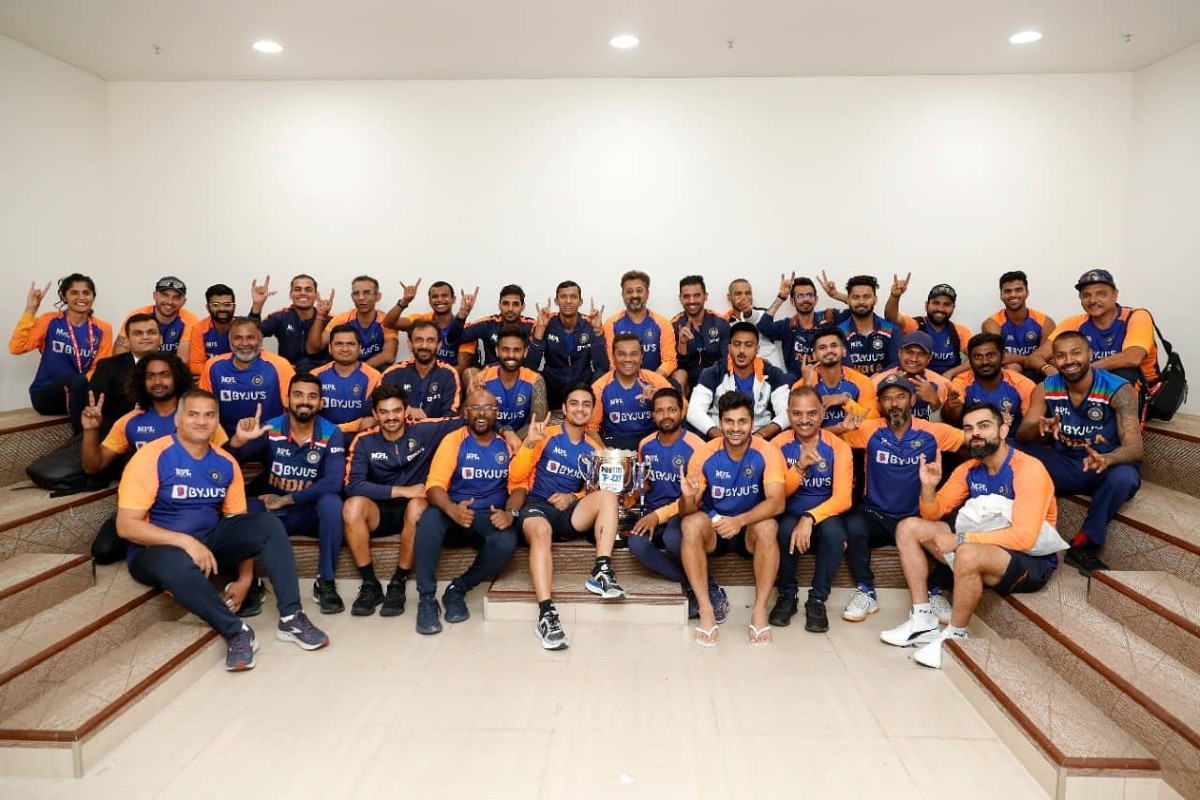 IND vs ENG : टीम इंडियासोबत असलेली ही मुलगी कोण, माहिती आहे का?