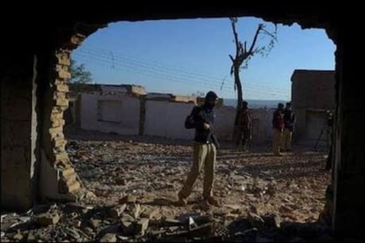 पाकिस्तानात होळीला गालबोट, 100 वर्ष जुन्या मंदिरावर हल्ल्याची घटना उघड