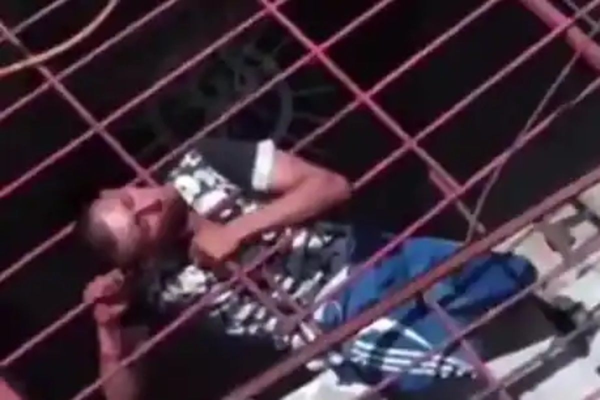 चोरी करण्याचा प्रयत्न आला अंगलट, शेवटी पोलिसांचीच घ्यावी लागली मदत