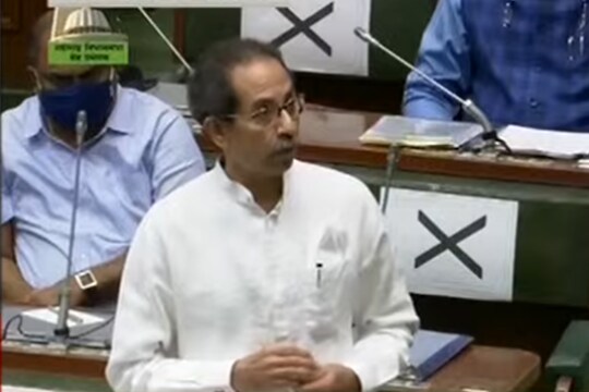 पटेल स्टेडियमचे नाव बदलणाऱ्यांनी संभाजीनगरबद्दल विचारू नये, उद्धव ठाकरेंचा सणसणीत टोला