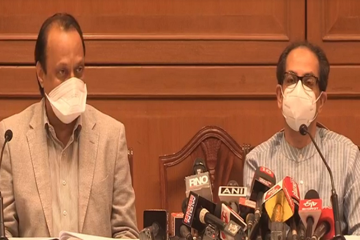 BREAKING : दुसऱ्या दिवशीही 'वर्षा'वर हालचालींना वेग, उद्धव ठाकरे-अजित पवारांची बैठक