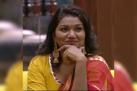 मराठी चित्रपट विश्वातील प्रसिद्ध गायिका वैशाली माडे (Singer Vaishali Made) राष्ट्रवादी काँग्रेस पक्षात प्रवेश करणार (Will join NCP) असल्याची चर्चा रंगली आहे. अलीकडेच त्या मराठी बिग बॉसमुळे (Marathi Big Boss fem) चर्चेत आल्या होत्या.