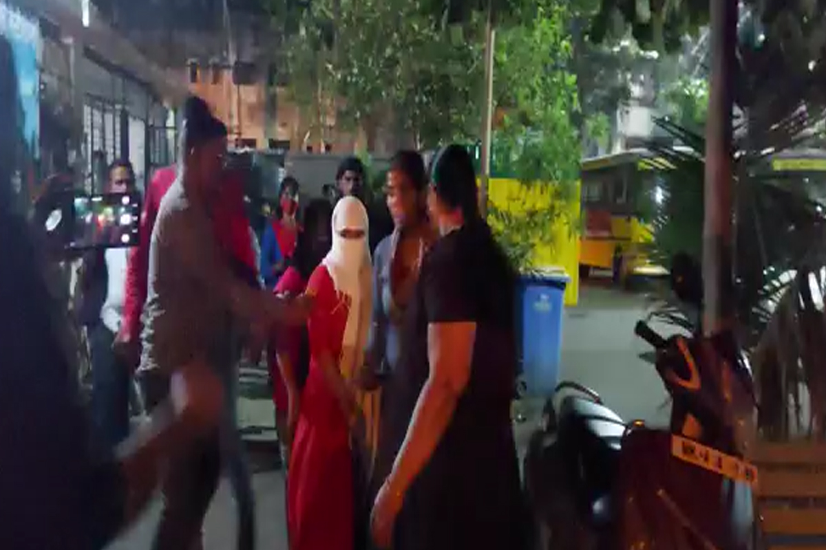 NGO च्या आड सुरू होता देहविक्रीचा धंदा, पोलिसांनी 2 महिलांची केली सुटका