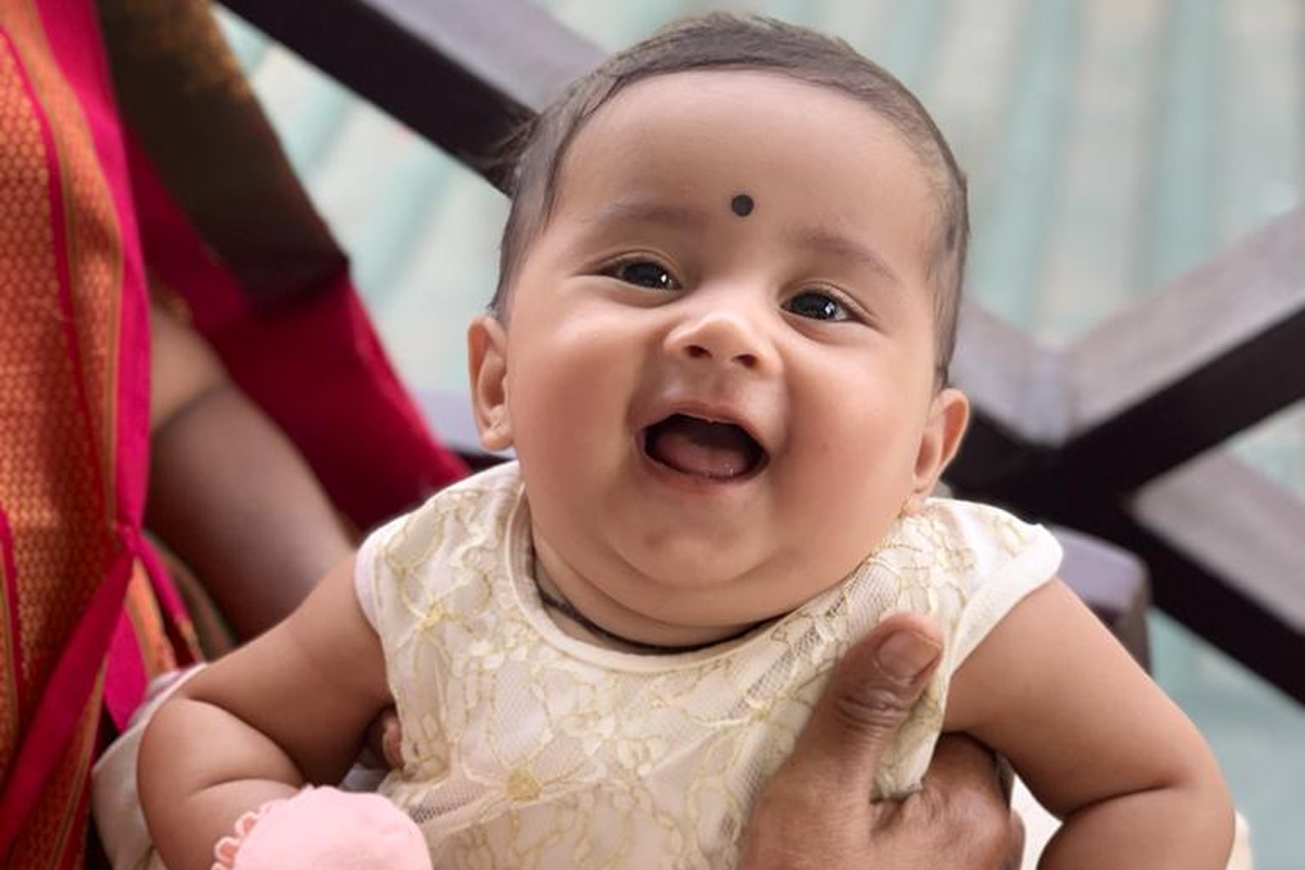 आठ महिन्याची वेदिका देत आहे दुर्धर आजाराशी लढा, द्यावे लागणार 16 कोटींचे इंजेक्शन