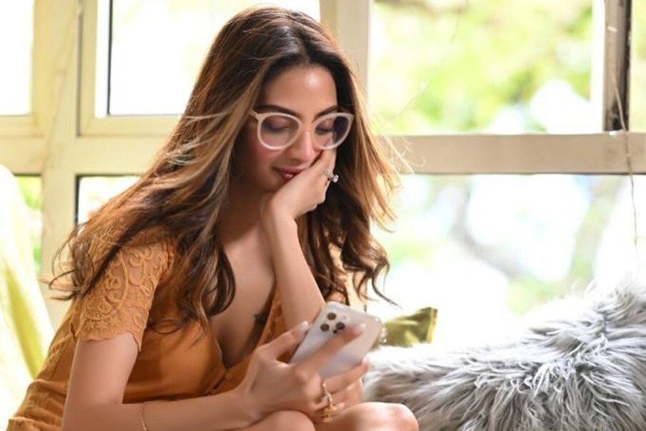 नुसरत नेहमीचं आपल्या बिनधास्त वक्तव्यांमुळे चर्चेत असते. सोशल मीडियावर सुद्धा तिला मोठ्या प्रमाणात पसंत केलं जातं.