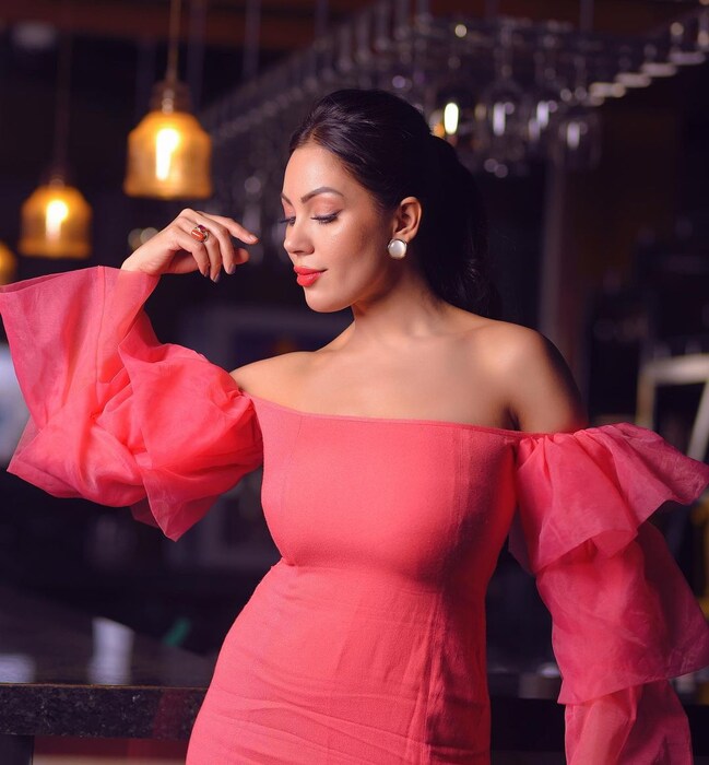 मूनमून तिच्या फॅशनसाठीही प्रसिद्ध आहे. नेहमीच तिचे हटके लूक पाहायला मिळतात.