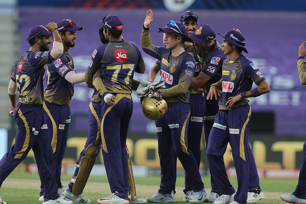 IPL 2021 : KKR चा खेळाडू कोरोना पॉझिटिव्ह का निगेटिव्ह? गोंधळानंतर टीमचं स्पष्टीकरण