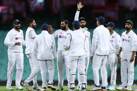 एकीकडे भारतात आयपीएलची (IPL 2021) धूम सुरू आहे, पण भारतीय टेस्ट टीमचा खेळाडू हनुमा विहारी (Hanuma Vihari) इंग्लंडमध्ये पोहोचला आहे. वर्ल्ड टेस्ट चॅम्पियनशीपची फायनल (ICC World Test Championship Final) इंग्लंडमध्ये होणार आहे, त्याच्या तयारीसाठी विहारी इंग्लंडला गेला आहे.