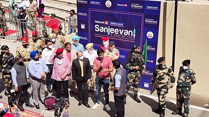 यावेळी सोनू सूदनं म्हटलं की, 'संजीवनी हे लोकांच्या मनातील भीती दूर करण्यासाठी आणि अधिकाधिक लसीकरण करण्यासाठी चालू केलेला एक उपक्रम आहे.'