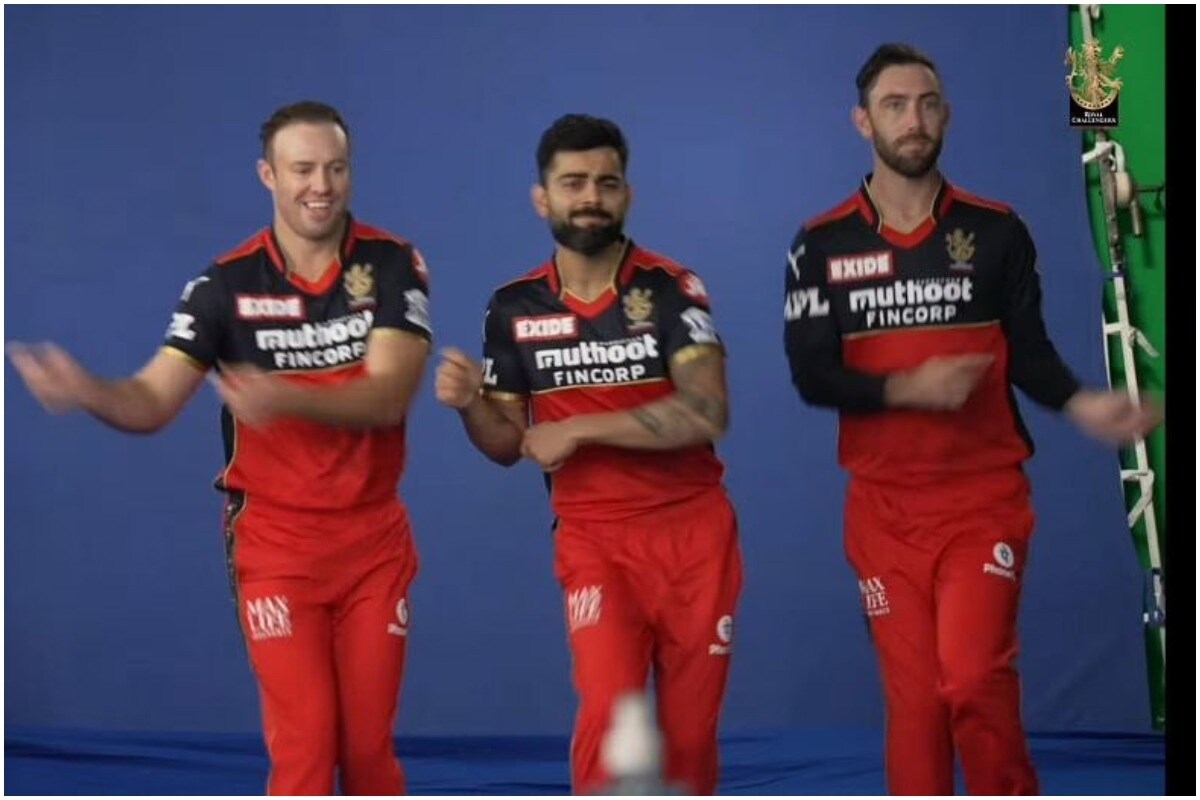 रॉयल चॅलेंजर्स बंगळुरुसाठी देखील एक काळजीची बातमी आहे. एमए चिदंबरम स्टेडियमवर विराटचा रेकॉर्ड चांगला नाही. या मैदानात विराटनं नेहमी संथ गतीनं रन केले आहेत. चेन्नईच्या पिचवर विराटचा स्ट्राईक रेट हा फक्त 111.49 आहे. (फोटो - RCB/Twitter) रॉयल चॅलेंजर्स बंगळुरुसाठी देखील एक काळजीची बातमी आहे. एमए चिदंबरम स्टेडियमवर विराटचा रेकॉर्ड चांगला नाही. या मैदानात विराटनं नेहमी संथ गतीनं रन केले आहेत. चेन्नईच्या पिचवर विराटचा स्ट्राईक रेट हा फक्त 111.49 आहे. (फोटो - RCB/Twitter)