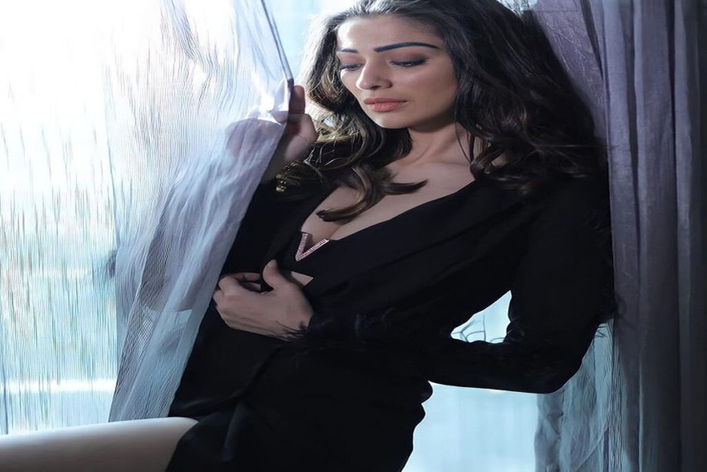 राय लक्ष्मीने तमिळ, तेलुगु, कन्नड आणि मल्याळम चित्रपटांत काम केलं आहे. दक्षिण चित्रपटांनंतर तिने बॉलीवूडमध्ये एन्ट्री केली होती. राय लक्ष्मीने तमिळ, तेलुगु, कन्नड आणि मल्याळम चित्रपटांत काम केलं आहे. दक्षिण चित्रपटांनंतर तिने बॉलीवूडमध्ये एन्ट्री केली होती.