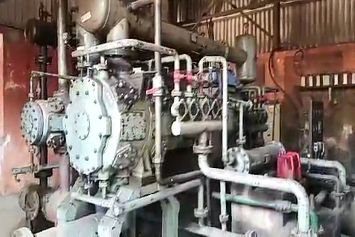 ऑक्सिजन (oxygen) हवा आणि पाणी दोन्हीमध्ये असतो. हवेत 21 टक्के ऑक्सिजन असतो, तर 78 टक्के नायट्रोजन असतं. ऑक्सिजन प्लांटमध्ये हवेतून ऑक्सिजन वेगळा केला जातो. ऑक्सिजन (oxygen) हवा आणि पाणी दोन्हीमध्ये असतो. हवेत 21 टक्के ऑक्सिजन असतो, तर 78 टक्के नायट्रोजन असतं. ऑक्सिजन प्लांटमध्ये हवेतून ऑक्सिजन वेगळा केला जातो.