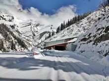 PHOTOS: ऐन उन्हाळ्यात याठिकाणी होतोय Snowfall, एप्रिल महिन्यात डिसेंबरचा Feel!