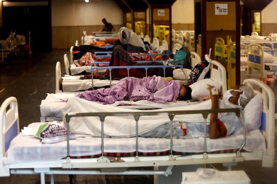 मध्य प्रदेश: कोरोनामुक्त झालेल्या रुग्णांमध्ये ब्लॅक फंगसची लागण झााल्यानं मध्य प्रदेश सरकारची चिंता वाढली आहे. जवळपास 585 कोरोनामुक्त किंवा कोरोनावर उपचार घेणाऱ्यांना ब्लॅक फंगसची लागण झाली आहे. 
