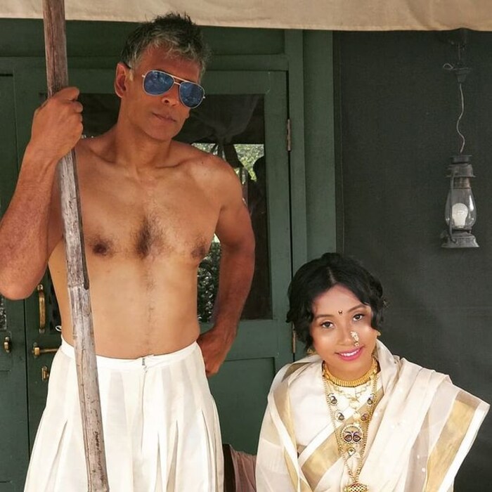 मिलिंद आणि अंकिता यांच्यामध्ये निम्म्यापेक्षा जास्त वयाचं अंतर आहे.