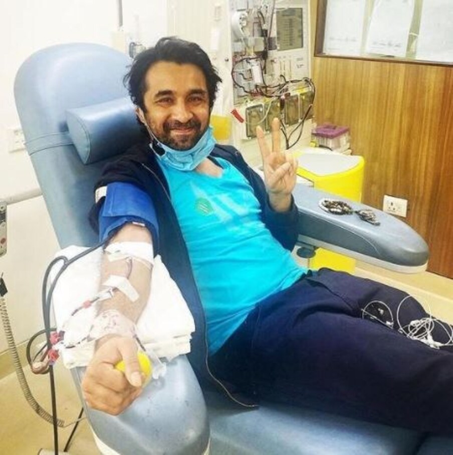 अभिनेत्री श्रद्धा कपूरचा भाऊ सिद्धांत कपूरनेही आता प्लाझ्मा दान केला आहे. तर इतरांनाही प्लाझ्मा दान करण्यासाठी आवाहन केलं आहे.