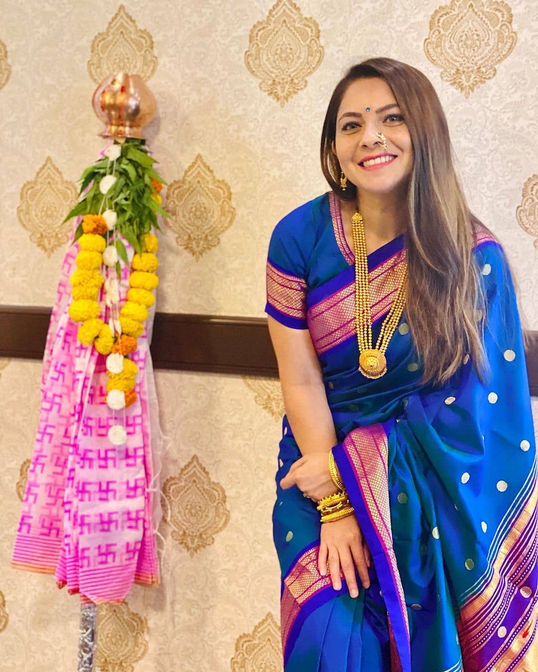 मराठीतील अप्सरा म्हणून ओळखली जाणारी प्रसिद्ध अभिनेत्री सोनाली कुलकर्णीने मोठ्या उत्साहात गुढीपाडवा साजरा केला आहे. मराठीतील अप्सरा म्हणून ओळखली जाणारी प्रसिद्ध अभिनेत्री सोनाली कुलकर्णीने मोठ्या उत्साहात गुढीपाडवा साजरा केला आहे.