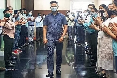 खरंच ग्रेट आहेस तू! रेल्वेकडून मिळालेल्या बक्षिसाची अर्धी रक्कम मयुर देणार त्या अंध मातेला