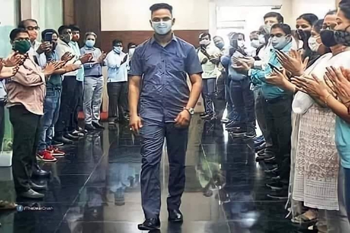 खरंच ग्रेट आहेस तू! रेल्वेकडून मिळालेल्या बक्षिसाची अर्धी रक्कम मयुर देणार त्या अंध मातेला